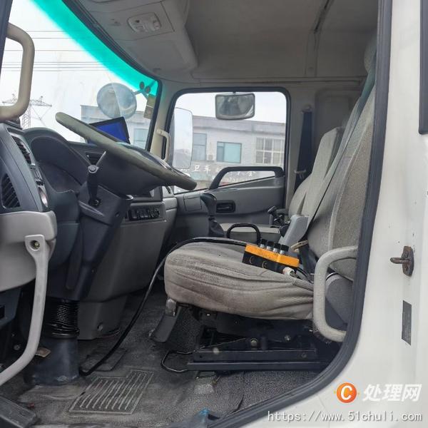 二手勾臂式垃圾車