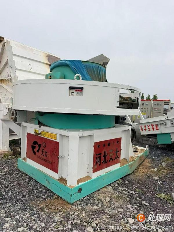 二手壓塊機(jī)