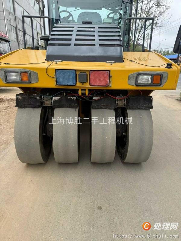 二手膠輪壓路機(jī)