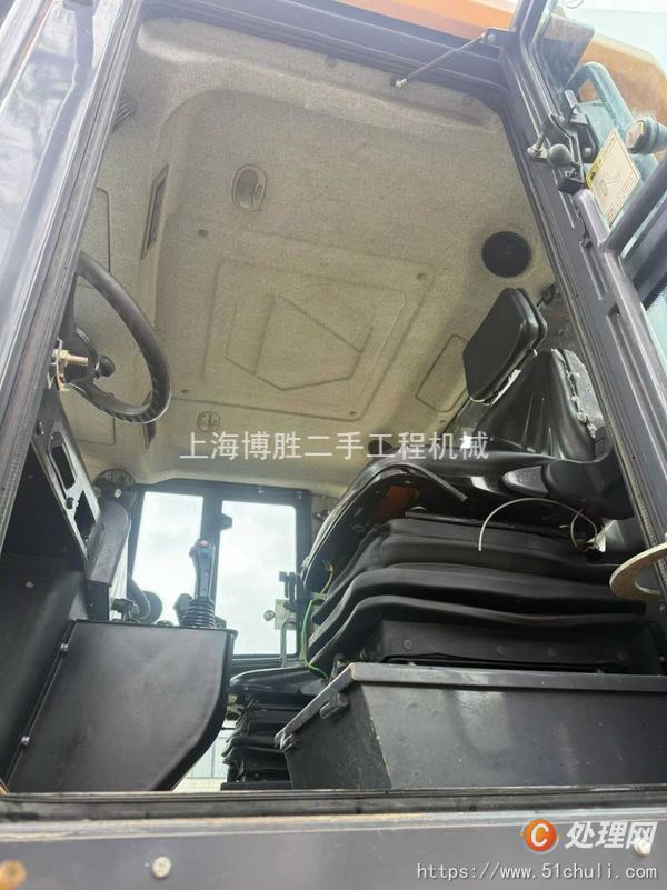 二手膠輪壓路機(jī)