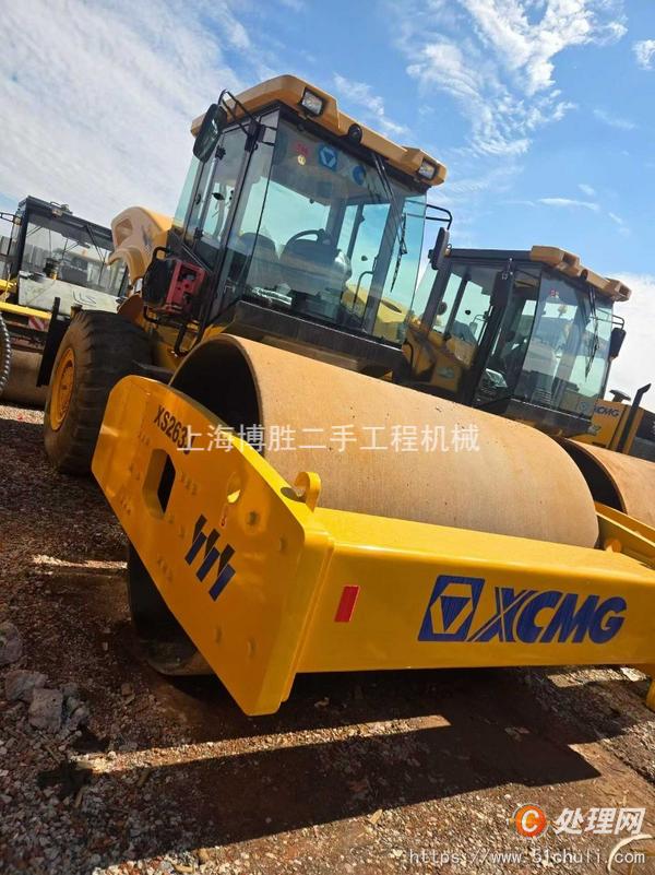二手振動(dòng)壓路機(jī)
