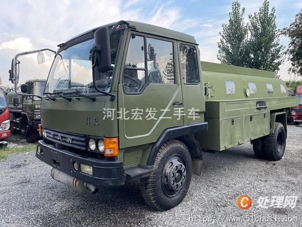 长期底价转让闲置解放8吨油罐车