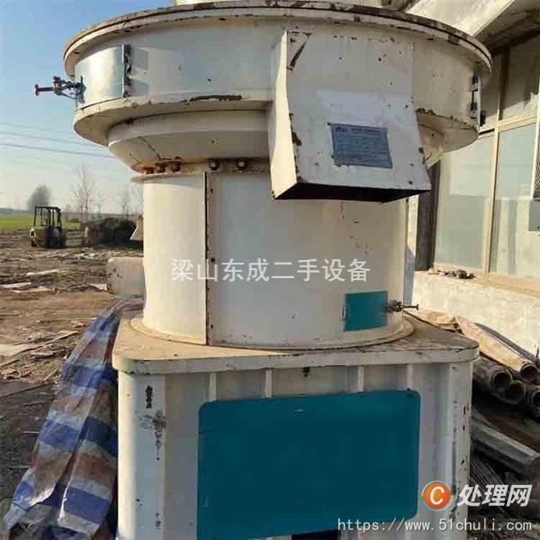 出售二手132千瓦木屑颗粒机 2-5吨生产秸秆木材破碎成型燃料设施