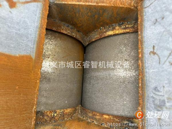 二手對(duì)輥破碎機(jī)