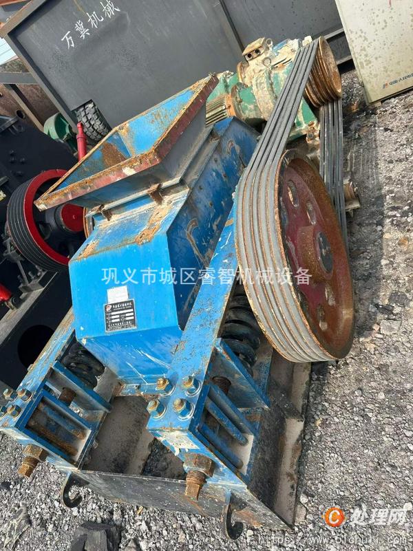 二手對(duì)輥破碎機(jī)