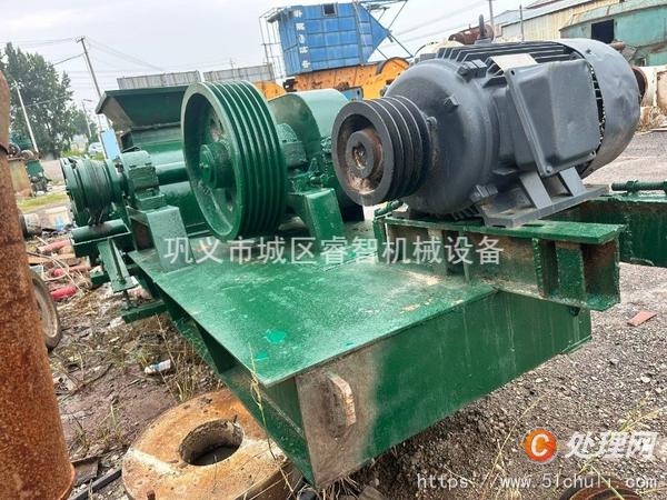 二手對(duì)輥破碎機(jī)