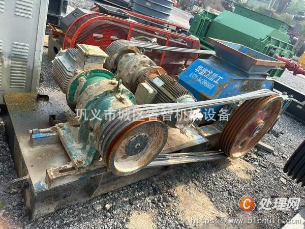 二手對(duì)輥破碎機(jī)