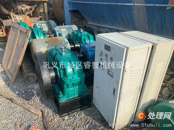 二手對(duì)輥破碎機(jī)