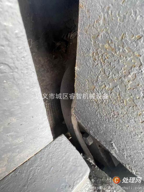 二手對(duì)輥破碎機(jī)
