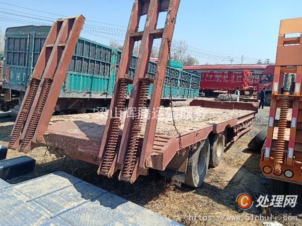 二手挖掘機(jī)運(yùn)輸車
