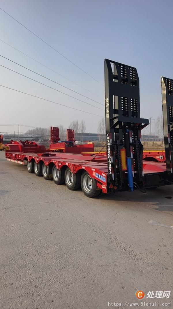 出售大件运输板车。新疆出口挂车。<br />6桥板车