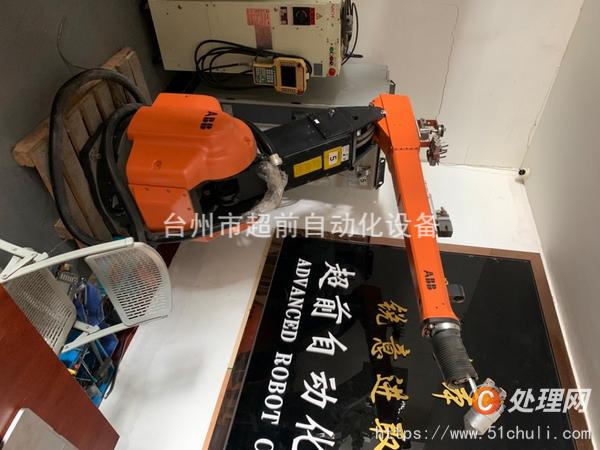 二手噴涂機(jī)器人