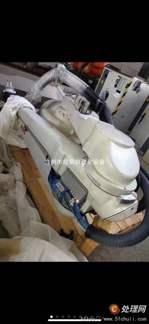 二手噴涂機(jī)器人