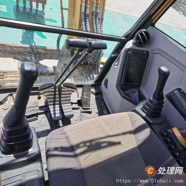 二手挖掘機