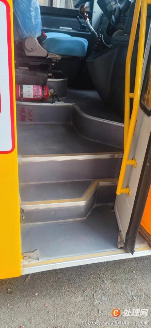 二手校車
