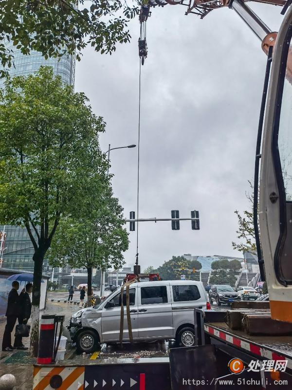 二手汽車吊