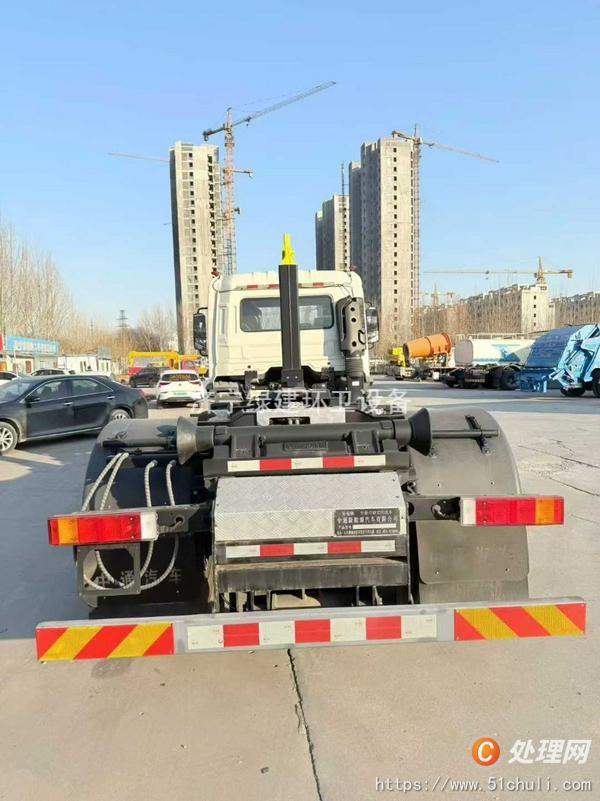 二手勾臂式垃圾車