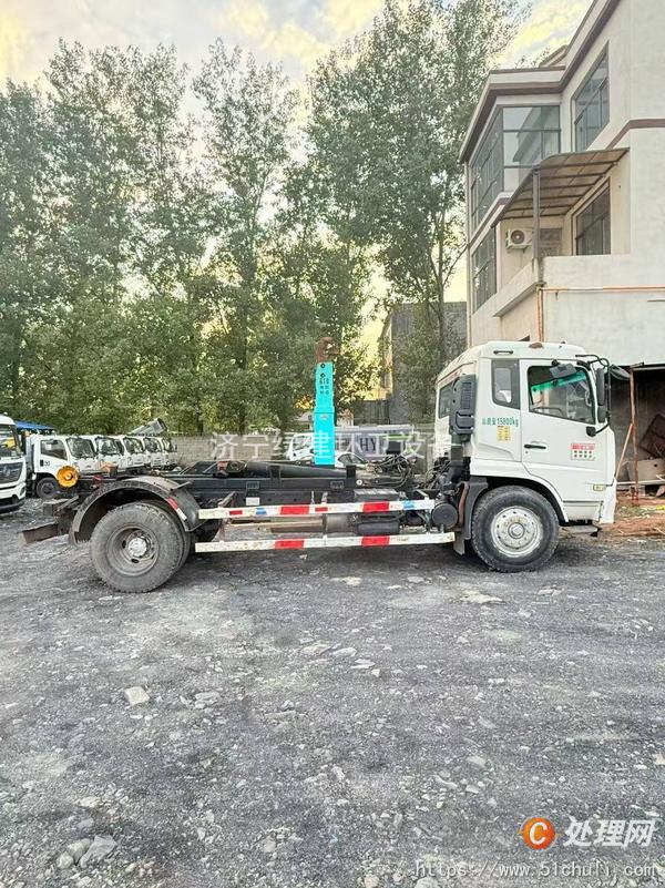 二手勾臂式垃圾車