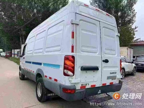 供应一台17年 依维柯宝迪冷藏车 各项功能好使