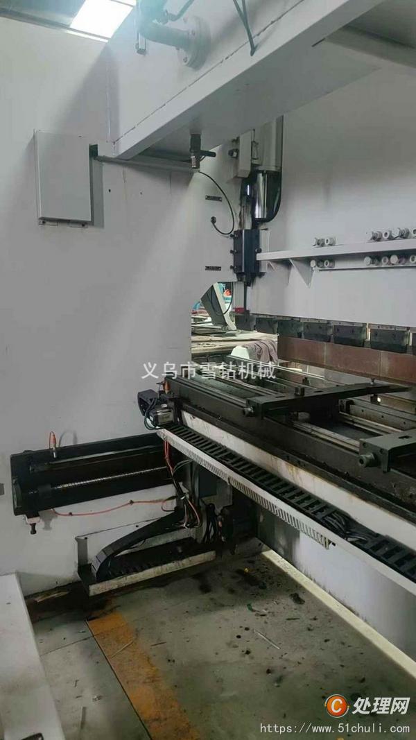 二手?jǐn)?shù)控折彎機