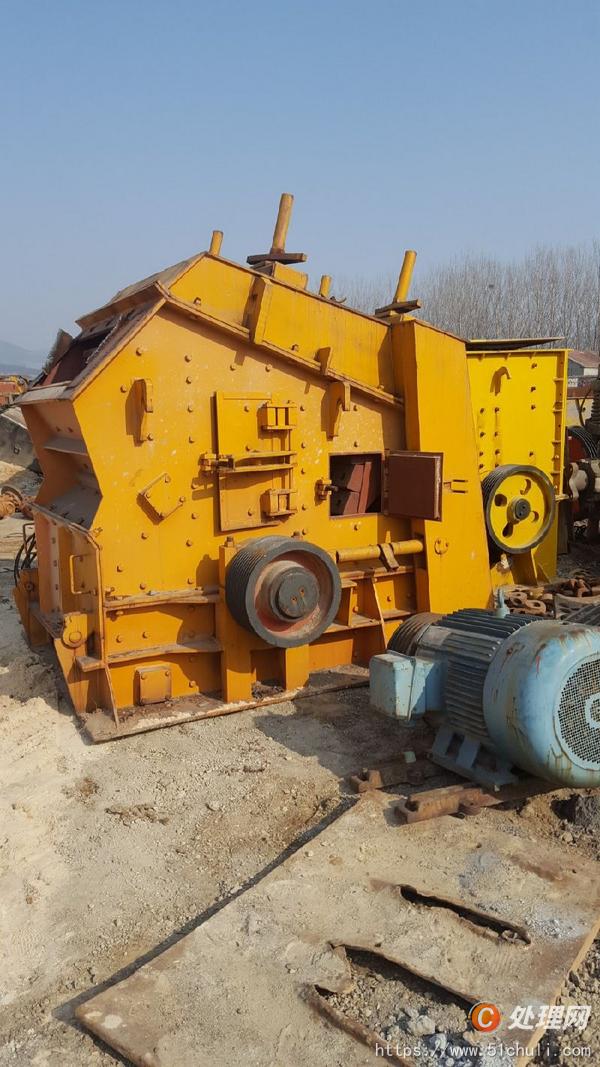 出售全新上海.建设路桥600900破碎机