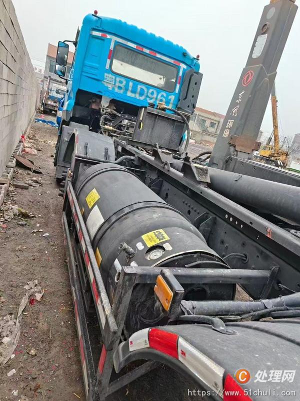 二手勾臂式垃圾車