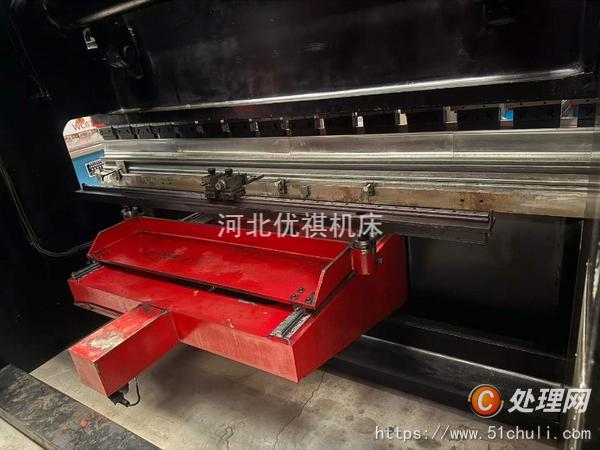 二手?jǐn)?shù)控折彎機(jī)