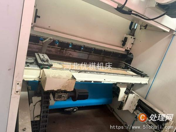二手?jǐn)?shù)控折彎機(jī)