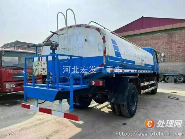 供应15吨二手洒水车国四排放,康明斯190发动机,