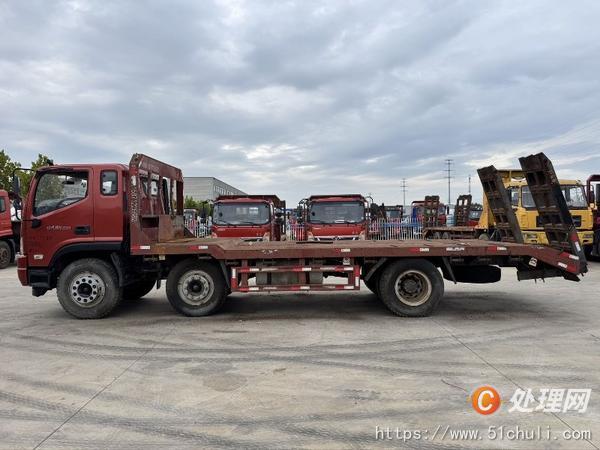 二手挖掘機(jī)運(yùn)輸車