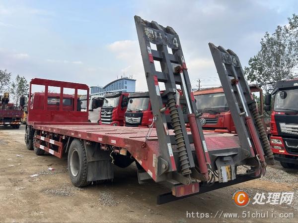 二手挖掘機運輸車
