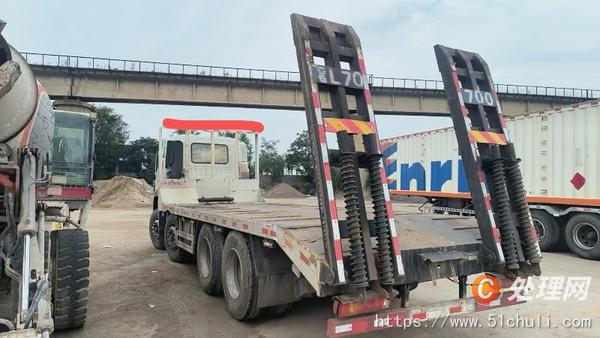 二手挖掘機(jī)運(yùn)輸車