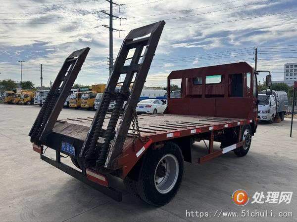 二手挖掘機(jī)運(yùn)輸車