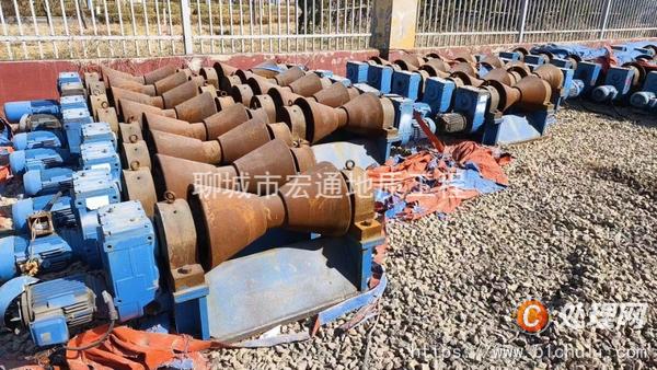 现货底价处置供应一批钢管输送V型辊道
