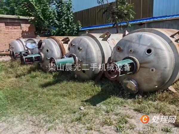 出售5000不锈钢反应釜，8个厚，5台，全新未安装，需要的联系