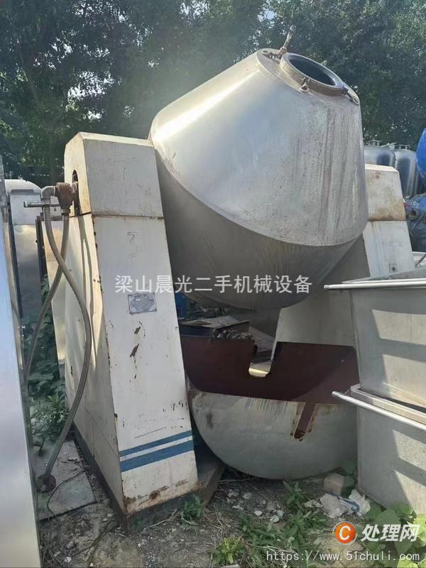 出售到家两台五千升搪瓷双锥干燥机,一千五百升多台,需要的联系