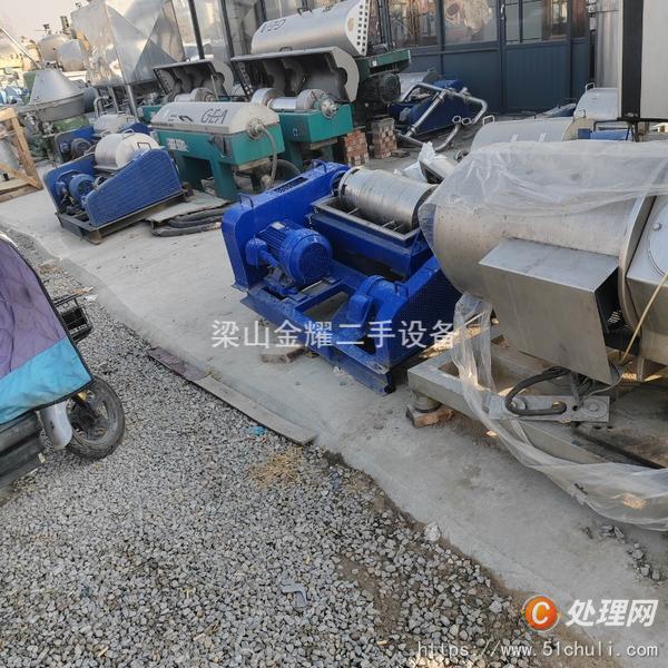 二手臥螺離心機(jī)