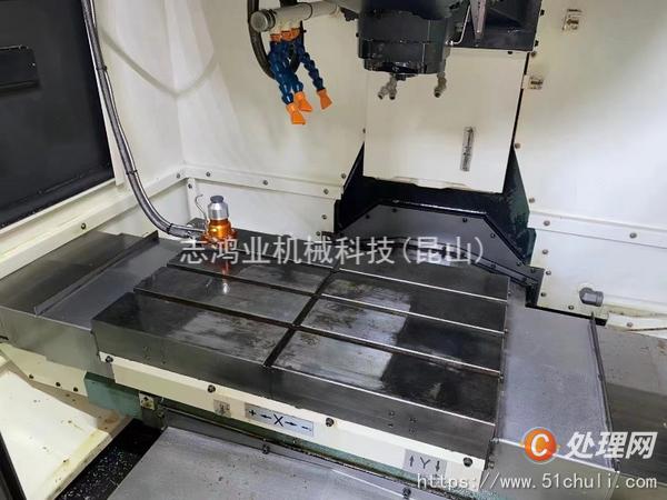 出售9.9成新韩国斗山T4050钻攻中心行程520400480,
